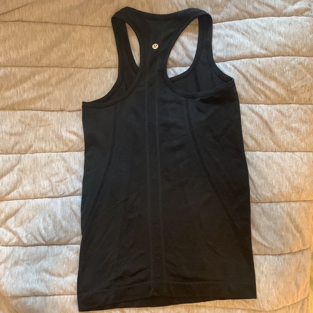 Lululemon black racerback tank size 4 - Picture 2 of 4